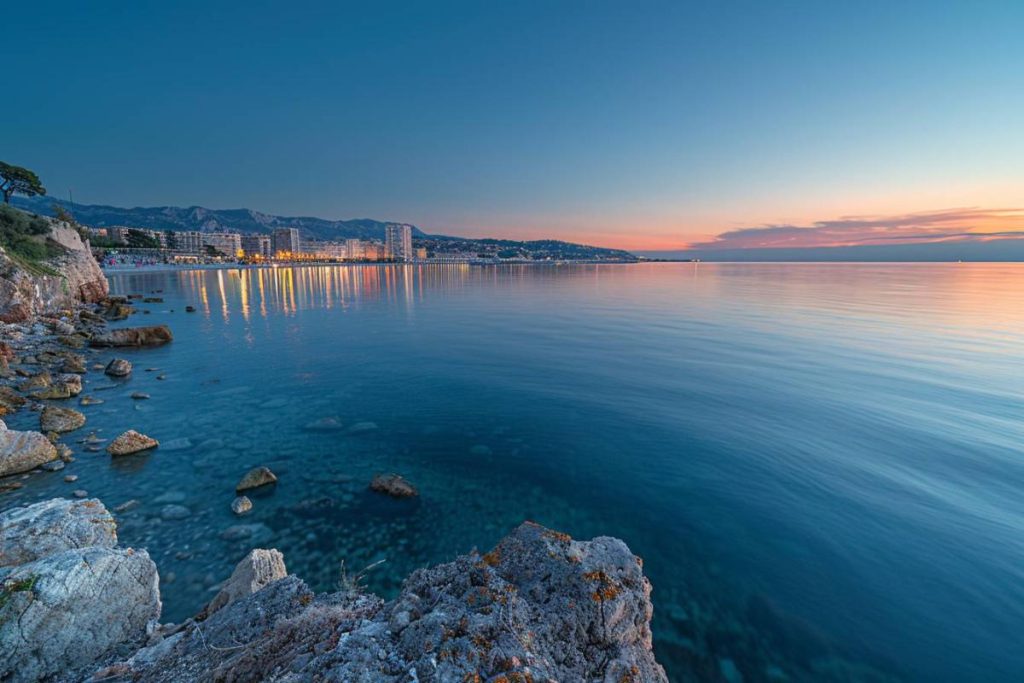 8 villes de la côte méditerranéenne en Provence-Alpes-Côte d'Azur en danger d'être englouties.