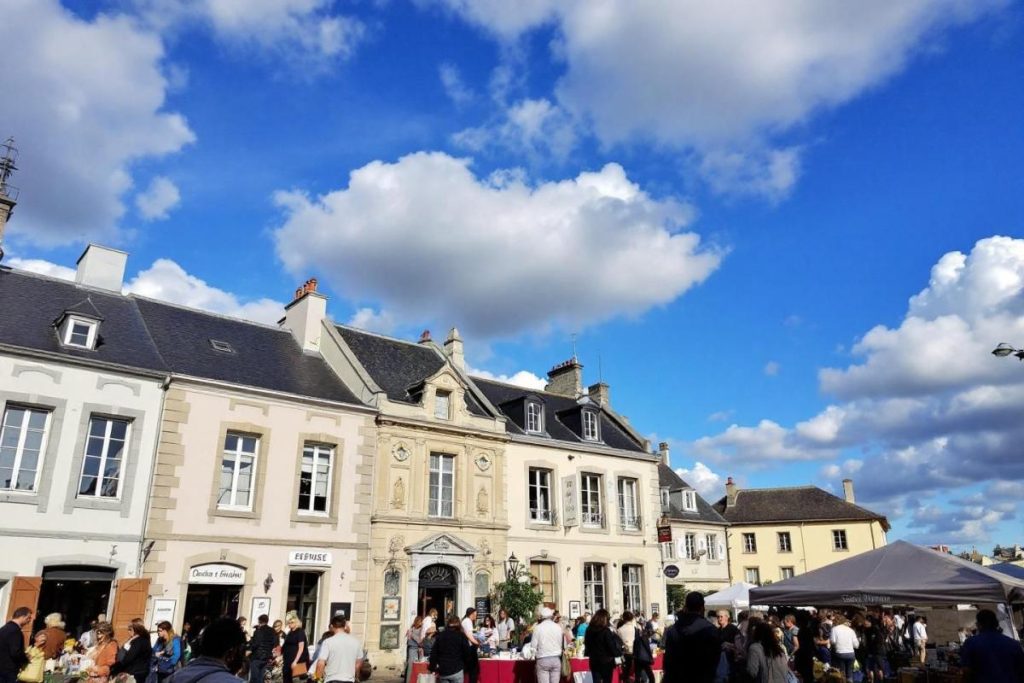 Plus spectaculaire que Dinan, plus paisible que Saint-Malo : cette cité bretonne est injustement ignorée