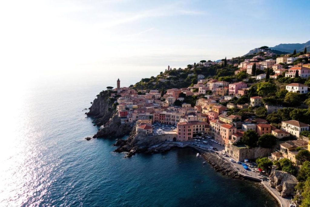 Moins chère que la Toscane, plus authentique que la Côte d’Amalfi : cette région d’Italie séduit les voyageurs avertis