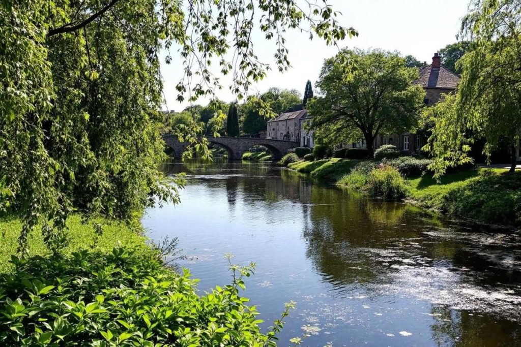 Au bord de la Charente, cette cité paisible attire une nouvelle génération de retraités