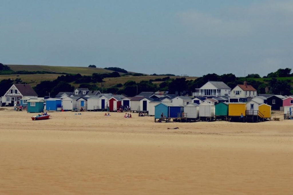 Moins chère que Deauville, plus ensoleillée qu’Honfleur : la surprise normande de l’été