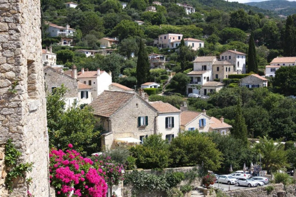 Plus sauvage que Bonifacio, plus tranquille que Porto-Vecchio : ce village corse séduit ceux qui s’y aventurent