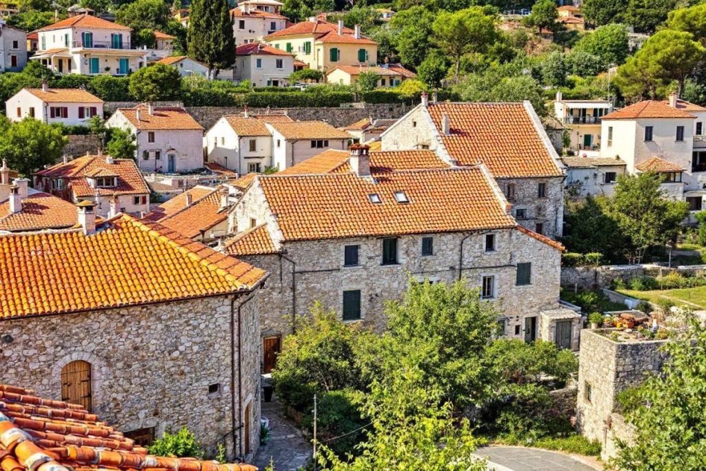 À moins d’1 h de Montpellier, ce village en bord de Méditerranée cultive un charme resté intact