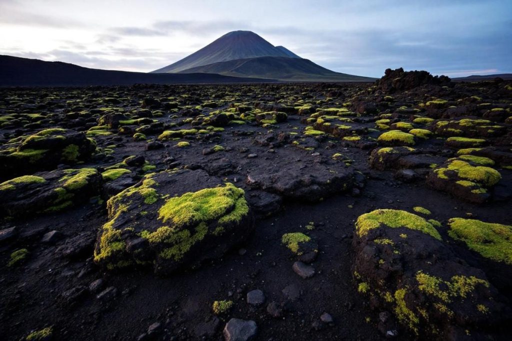Ce paysage volcanique français aux airs d’Islande fascine par sa puissance brute