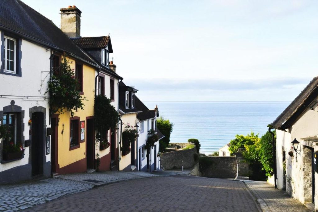 Moins connu que Honfleur, ce village de la côte normande n’en est pas moins pittoresque