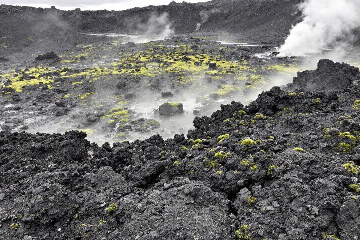 Ce site naturel français rappelle l’Islande par ses paysages volcaniques