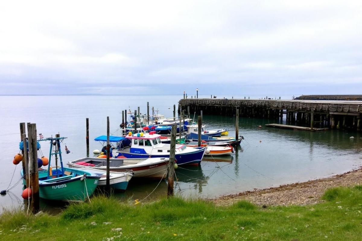 Moins touristique que Étretat, plus pittoresque que Fécamp : ce port normand gagne à être découvert
