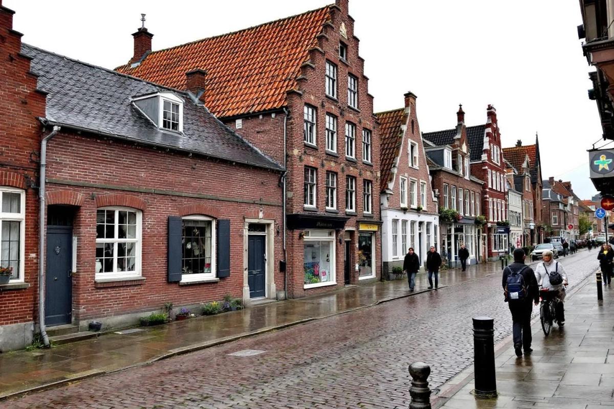 Moins médiatisée que Lille, cette ville du Nord séduit par son architecture flamande unique