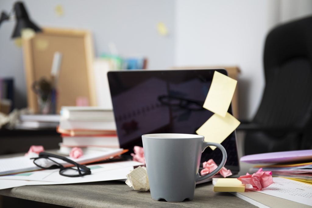 bureau bien équipé